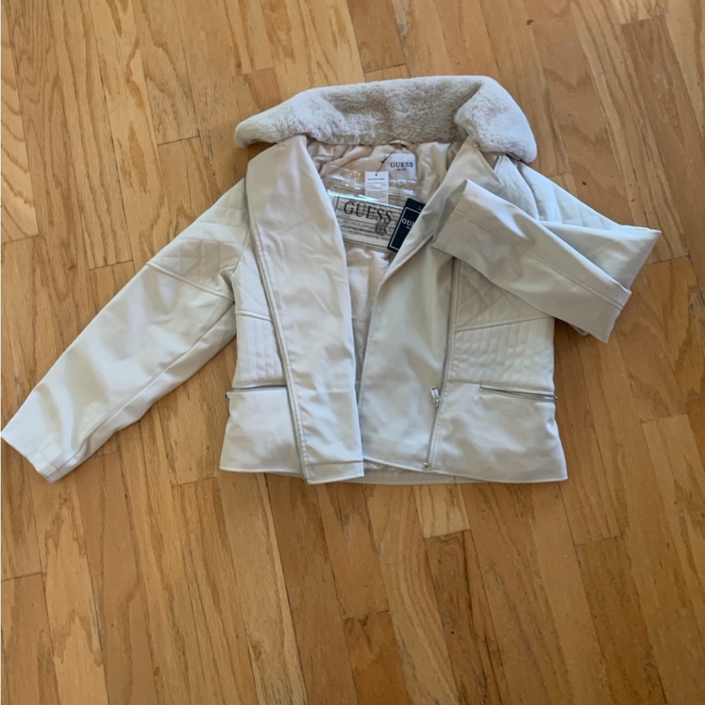 Guess Cream Puffer Jacket Lightweight Design